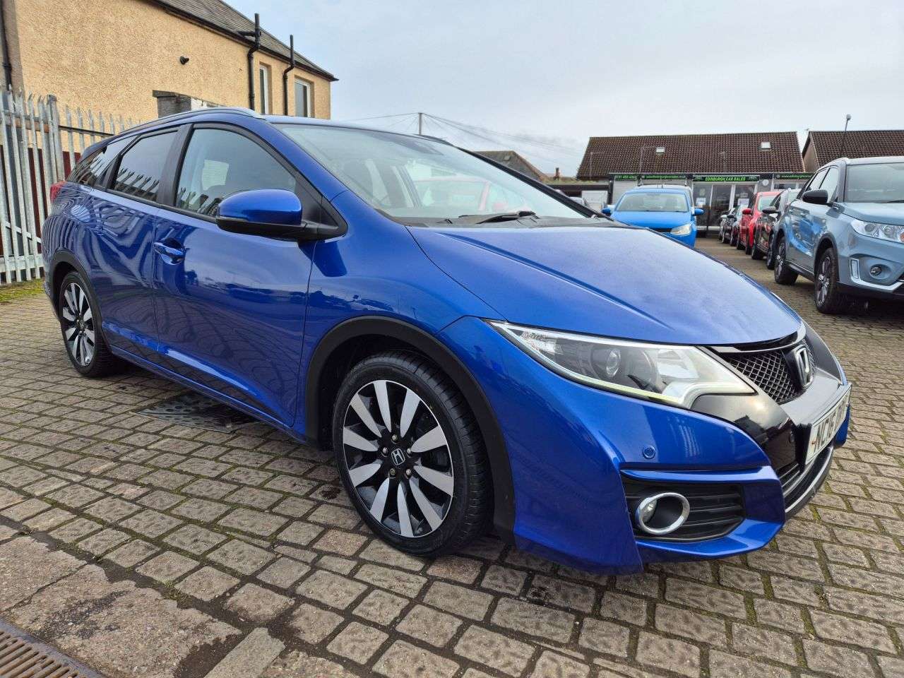 A 2016 HONDA CIVIC 1.6 i-DTEC SR Tourer 5dr Diesel Manual Euro 5 (s/s) (120 ps) A 2016 HONDA CIVIC 1.6 i-DTEC SR Tourer 5dr Diesel Manual Euro 5 (s/s) (120 ps)