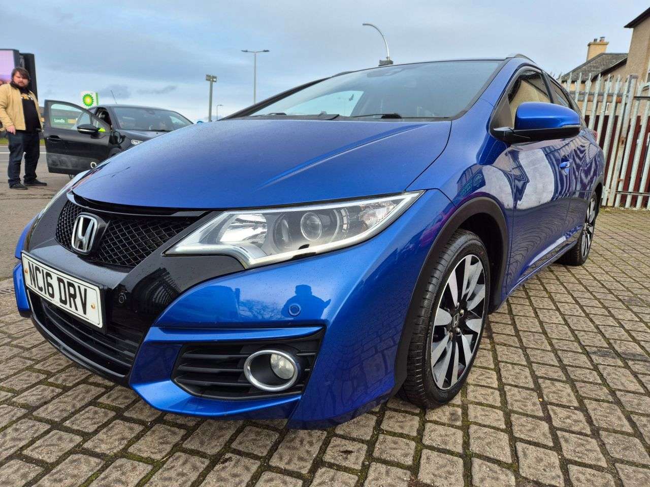 A 2016 HONDA CIVIC 1.6 i-DTEC SR Tourer 5dr Diesel Manual Euro 5 (s/s) (120 ps) A 2016 HONDA CIVIC 1.6 i-DTEC SR Tourer 5dr Diesel Manual Euro 5 (s/s) (120 ps)