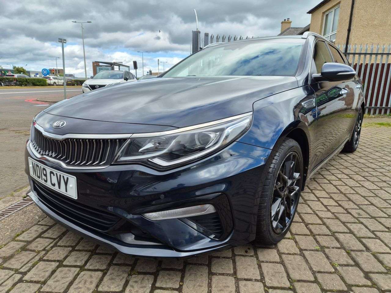 A 2019 KIA OPTIMA 1.6 CRDi 3 Sportswagon 5dr Diesel Manual Euro 6 (s/s) (134 bhp) A 2019 KIA OPTIMA 1.6 CRDi 3 Sportswagon 5dr Diesel Manual Euro 6 (s/s) (134 bhp)