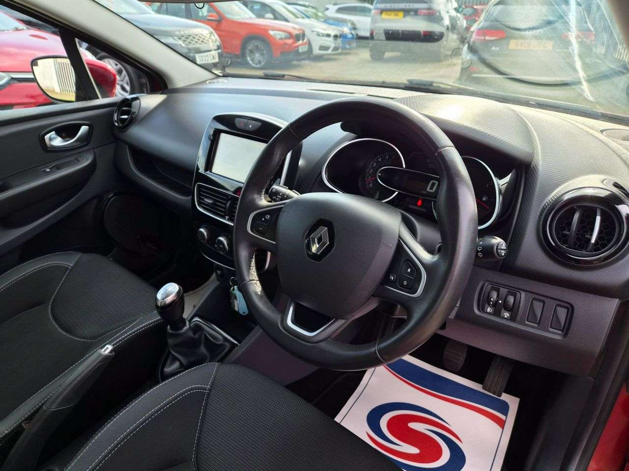 2017 RENAULT CLIO 2017 RENAULT CLIO