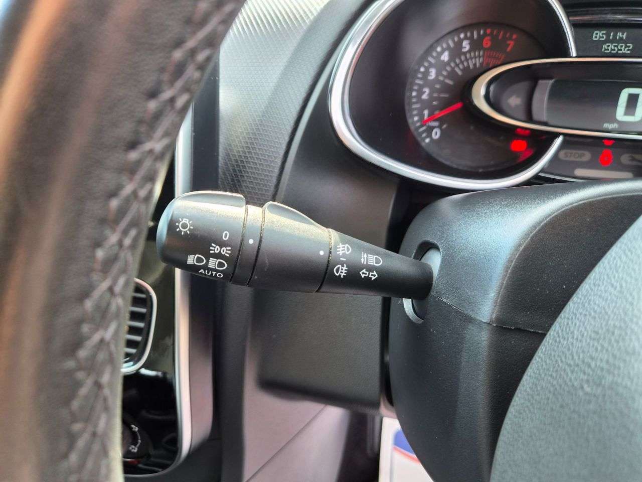2017 RENAULT CLIO 2017 RENAULT CLIO