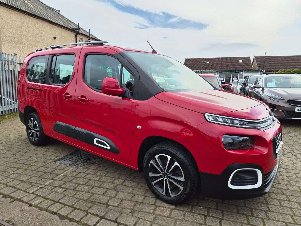 A 2019 CITROEN BERLINGO 1.5 BlueHDi Flair XL MPV 5dr Diesel Manual Euro 6 (100 ps) A 2019 CITROEN BERLINGO 1.5 BlueHDi Flair XL MPV 5dr Diesel Manual Euro 6 (100 ps)