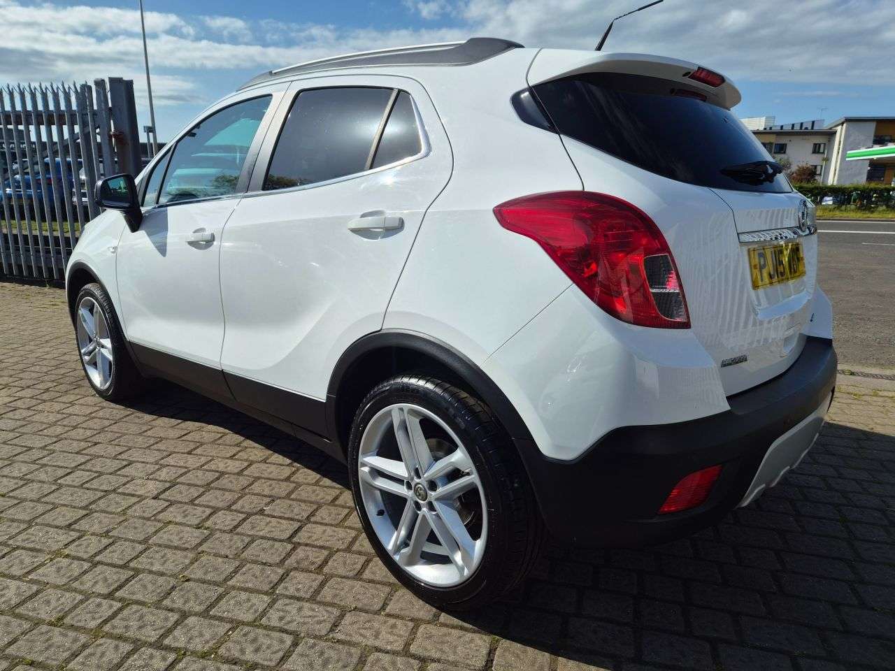 A 2015 VAUXHALL MOKKA 1.6 CDTi Limited Edition SUV 5dr Diesel Manual 2WD Euro 6 (s/s) (136 ps) A 2015 VAUXHALL MOKKA 1.6 CDTi Limited Edition SUV 5dr Diesel Manual 2WD Euro 6 (s/s) (136 ps)