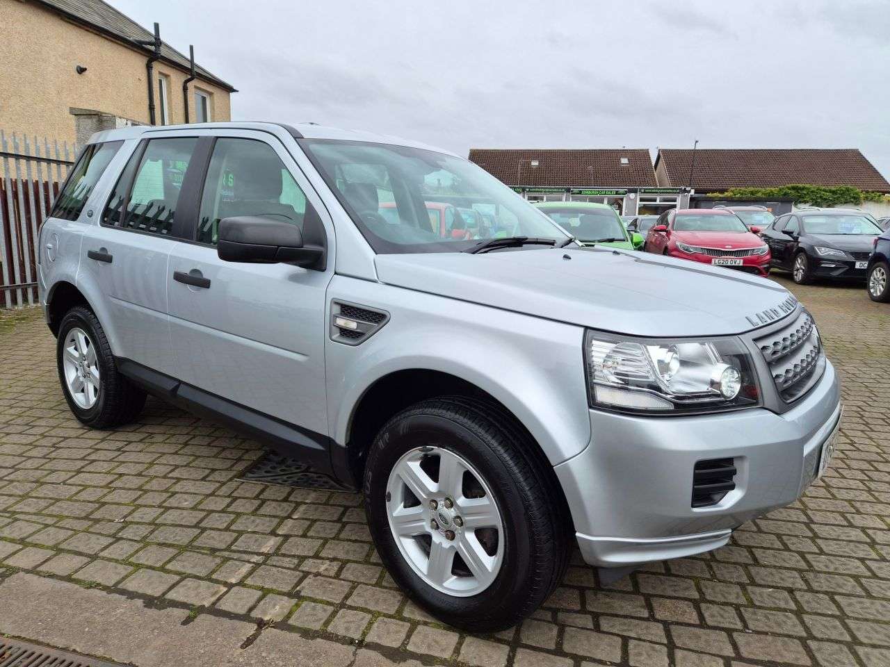 A 2013 LAND ROVER FREELANDER 2 2.2 TD4 GS SUV 5dr Diesel Manual 4WD Euro 5 (s/s) (150 ps) A 2013 LAND ROVER FREELANDER 2 2.2 TD4 GS SUV 5dr Diesel Manual 4WD Euro 5 (s/s) (150 ps)