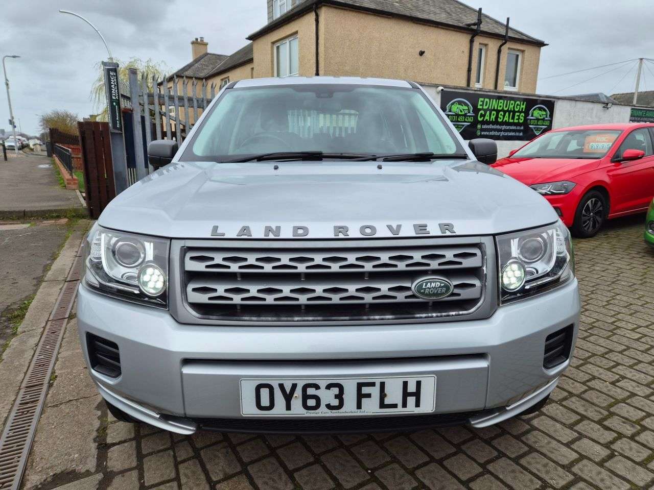 A 2013 LAND ROVER FREELANDER 2 2.2 TD4 GS SUV 5dr Diesel Manual 4WD Euro 5 (s/s) (150 ps) A 2013 LAND ROVER FREELANDER 2 2.2 TD4 GS SUV 5dr Diesel Manual 4WD Euro 5 (s/s) (150 ps)
