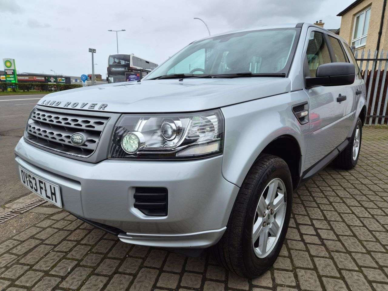A 2013 LAND ROVER FREELANDER 2 2.2 TD4 GS SUV 5dr Diesel Manual 4WD Euro 5 (s/s) (150 ps) A 2013 LAND ROVER FREELANDER 2 2.2 TD4 GS SUV 5dr Diesel Manual 4WD Euro 5 (s/s) (150 ps)