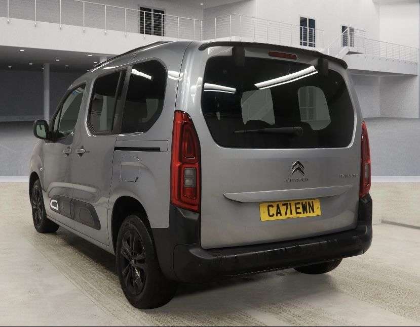 A 2021 CITROEN BERLINGO 1.5 BlueHDi Flair M MPV 5dr Diesel Manual Euro 6 (s/s) (100 ps) A 2021 CITROEN BERLINGO 1.5 BlueHDi Flair M MPV 5dr Diesel Manual Euro 6 (s/s) (100 ps)