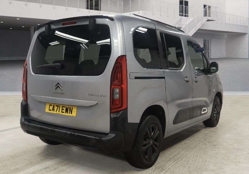 A 2021 CITROEN BERLINGO 1.5 BlueHDi Flair M MPV 5dr Diesel Manual Euro 6 (s/s) (100 ps) A 2021 CITROEN BERLINGO 1.5 BlueHDi Flair M MPV 5dr Diesel Manual Euro 6 (s/s) (100 ps)