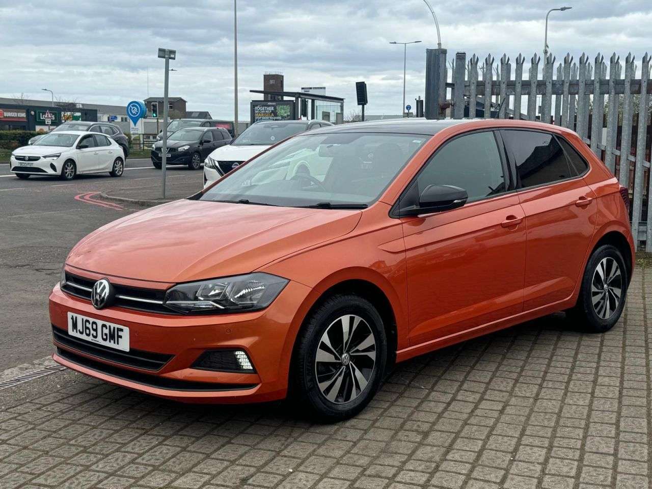 A 2019 VOLKSWAGEN POLO 1.0 TSI GPF SE Hatchback 5dr Petrol Manual Euro 6 (s/s) (95 ps) A 2019 VOLKSWAGEN POLO 1.0 TSI GPF SE Hatchback 5dr Petrol Manual Euro 6 (s/s) (95 ps)