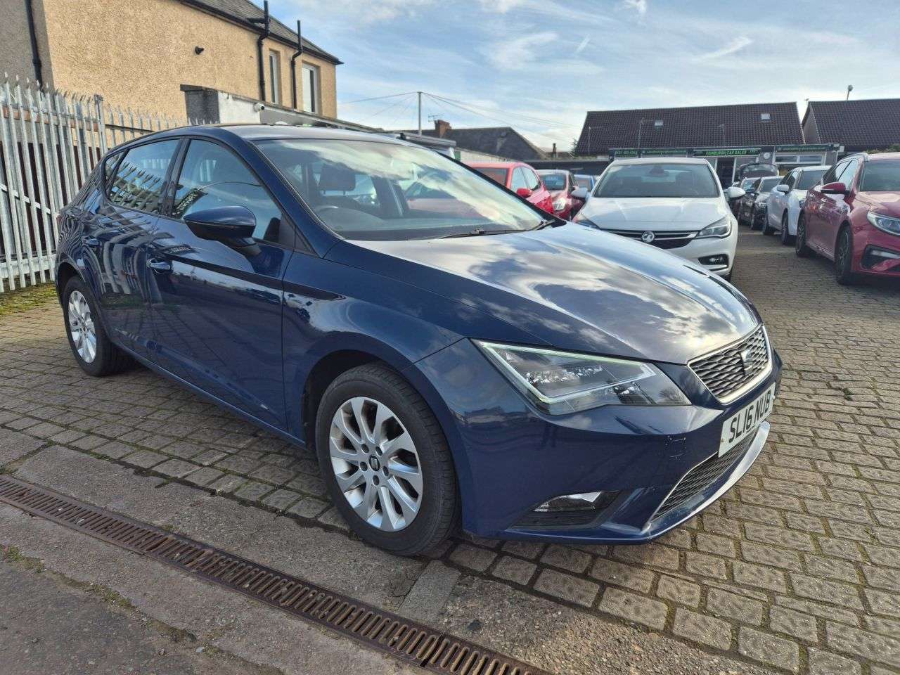 A 2016 SEAT LEON 1.2 TSI SE Hatchback 5dr Petrol Manual Euro 6 (s/s) (110 ps) A 2016 SEAT LEON 1.2 TSI SE Hatchback 5dr Petrol Manual Euro 6 (s/s) (110 ps)