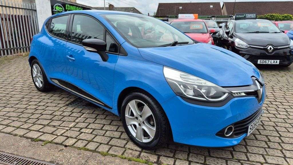 A 2015 RENAULT CLIO 1.2 16V Dynamique Nav Hatchback 5dr Petrol Manual Euro 6 (75 ps) A 2015 RENAULT CLIO 1.2 16V Dynamique Nav Hatchback 5dr Petrol Manual Euro 6 (75 ps)