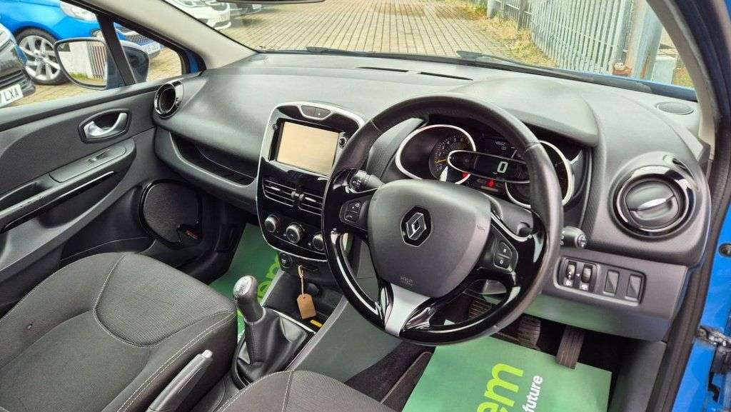 2015 RENAULT CLIO 2015 RENAULT CLIO