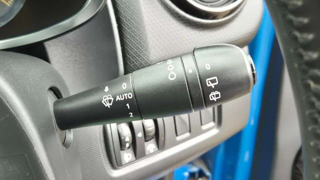 2015 RENAULT CLIO 2015 RENAULT CLIO