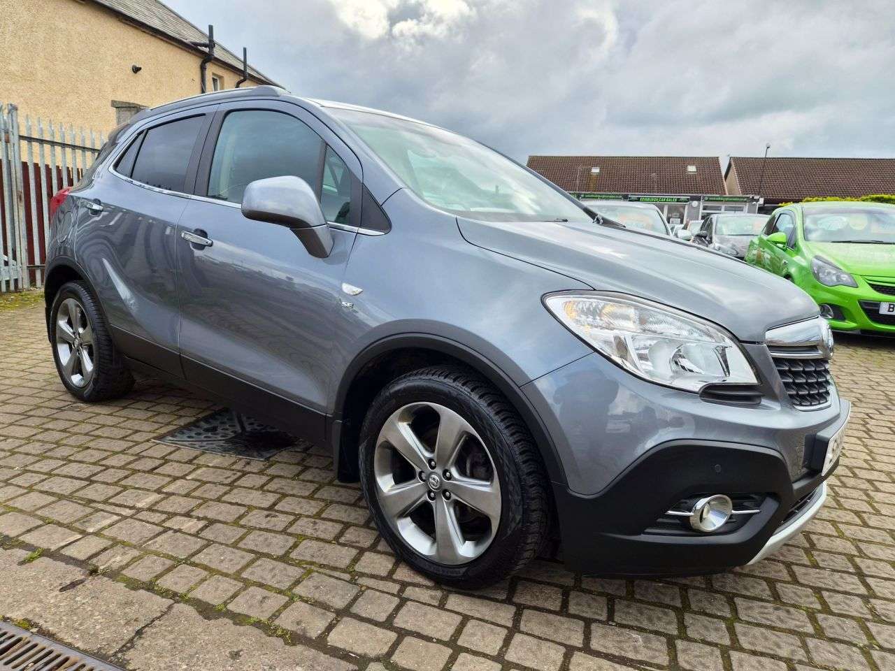 A 2014 VAUXHALL MOKKA 1.7 CDTi SE SUV 5dr Diesel Manual 2WD Euro 5 (s/s) (130 ps) A 2014 VAUXHALL MOKKA 1.7 CDTi SE SUV 5dr Diesel Manual 2WD Euro 5 (s/s) (130 ps)