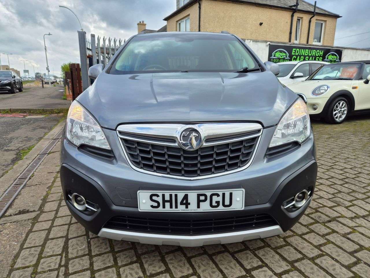 A 2014 VAUXHALL MOKKA 1.7 CDTi SE SUV 5dr Diesel Manual 2WD Euro 5 (s/s) (130 ps) A 2014 VAUXHALL MOKKA 1.7 CDTi SE SUV 5dr Diesel Manual 2WD Euro 5 (s/s) (130 ps)