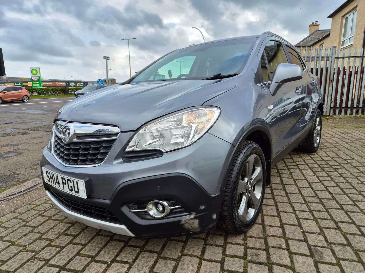 A 2014 VAUXHALL MOKKA 1.7 CDTi SE SUV 5dr Diesel Manual 2WD Euro 5 (s/s) (130 ps) A 2014 VAUXHALL MOKKA 1.7 CDTi SE SUV 5dr Diesel Manual 2WD Euro 5 (s/s) (130 ps)