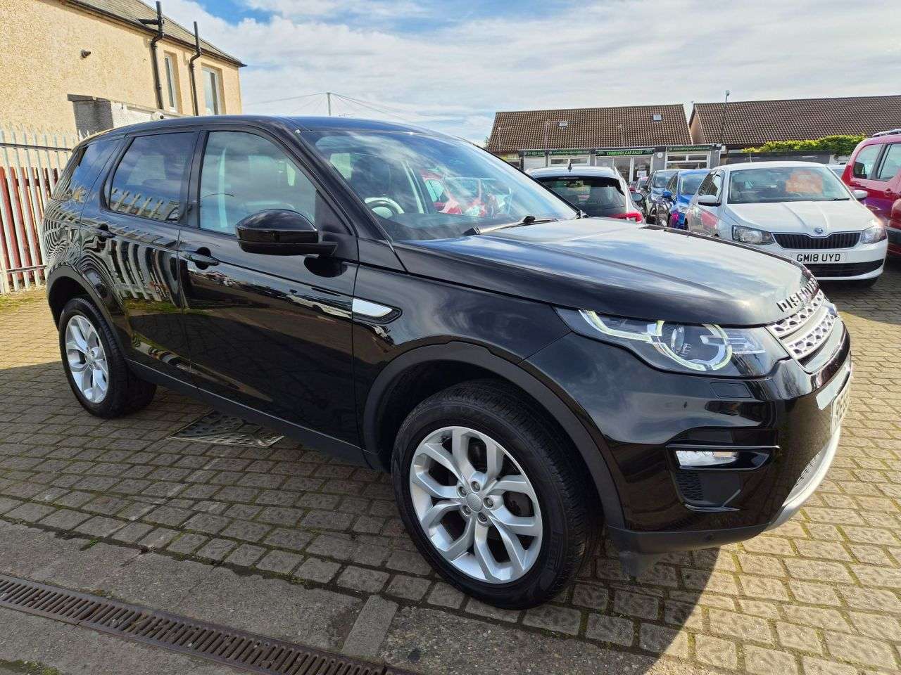 A 2016 LAND ROVER DISCOVERY SPORT 2.0 TD4 HSE SUV 5dr Diesel Auto 4WD Euro 6 (s/s) (180 ps) A 2016 LAND ROVER DISCOVERY SPORT 2.0 TD4 HSE SUV 5dr Diesel Auto 4WD Euro 6 (s/s) (180 ps)
