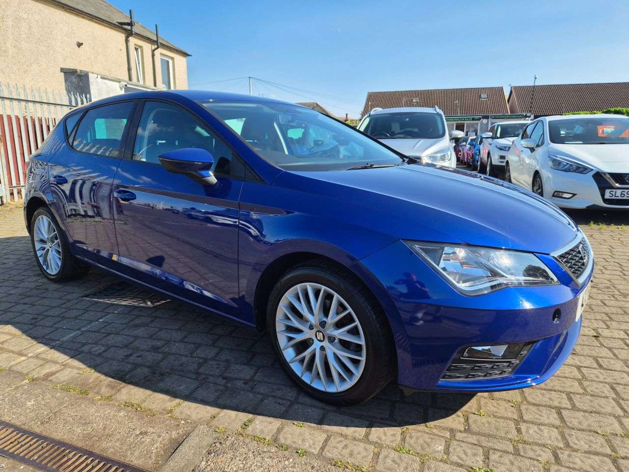 A 2017 SEAT LEON 1.6 TDI SE Dynamic Technology Hatchback 5dr Diesel DSG Euro 6 (s/s) (115 ps A 2017 SEAT LEON 1.6 TDI SE Dynamic Technology Hatchback 5dr Diesel DSG Euro 6 (s/s) (115 ps