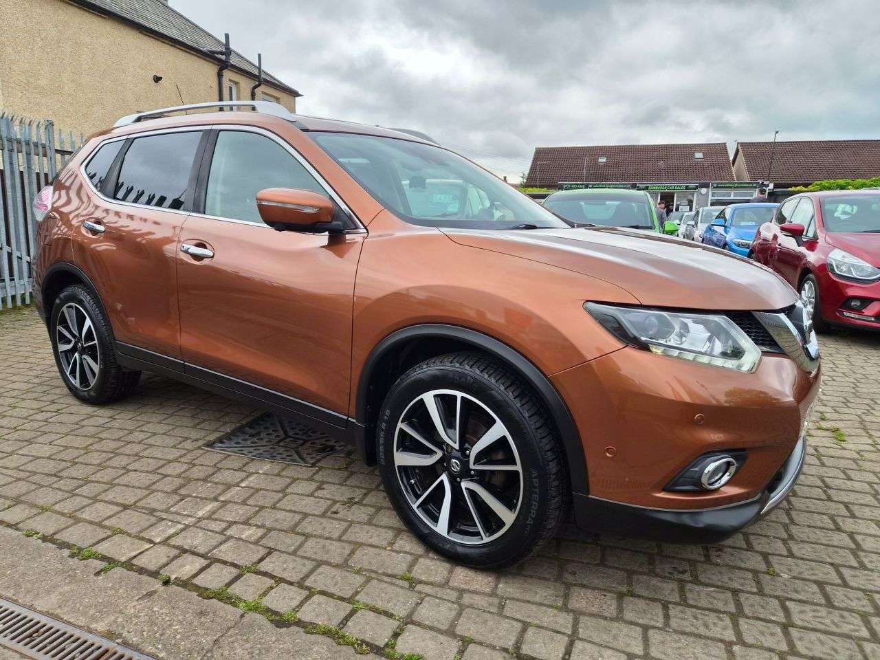 A 2015 NISSAN X-TRAIL 1.6 dCi Tekna SUV 5dr Diesel Manual 4WD Euro 6 (s/s) (130 ps) A 2015 NISSAN X-TRAIL 1.6 dCi Tekna SUV 5dr Diesel Manual 4WD Euro 6 (s/s) (130 ps)