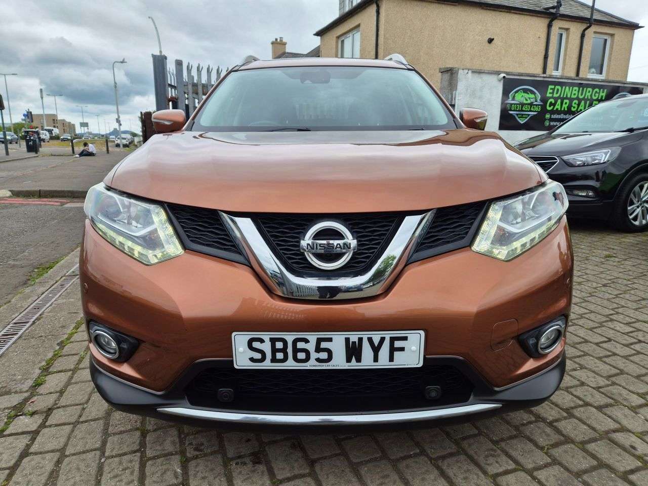 A 2015 NISSAN X-TRAIL 1.6 dCi Tekna SUV 5dr Diesel Manual 4WD Euro 6 (s/s) (130 ps) A 2015 NISSAN X-TRAIL 1.6 dCi Tekna SUV 5dr Diesel Manual 4WD Euro 6 (s/s) (130 ps)