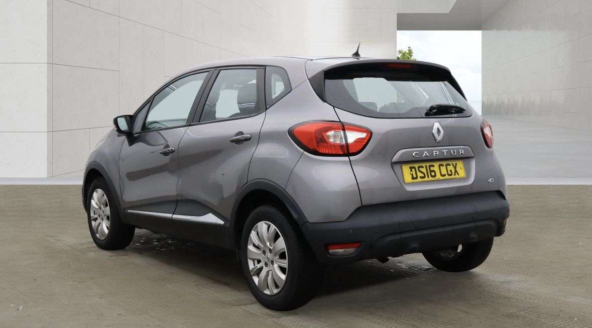 A 2016 RENAULT CAPTUR 1.5 dCi ENERGY Expression + SUV 5dr Diesel Manual Euro 6 (s/s) (90 ps) A 2016 RENAULT CAPTUR 1.5 dCi ENERGY Expression + SUV 5dr Diesel Manual Euro 6 (s/s) (90 ps)
