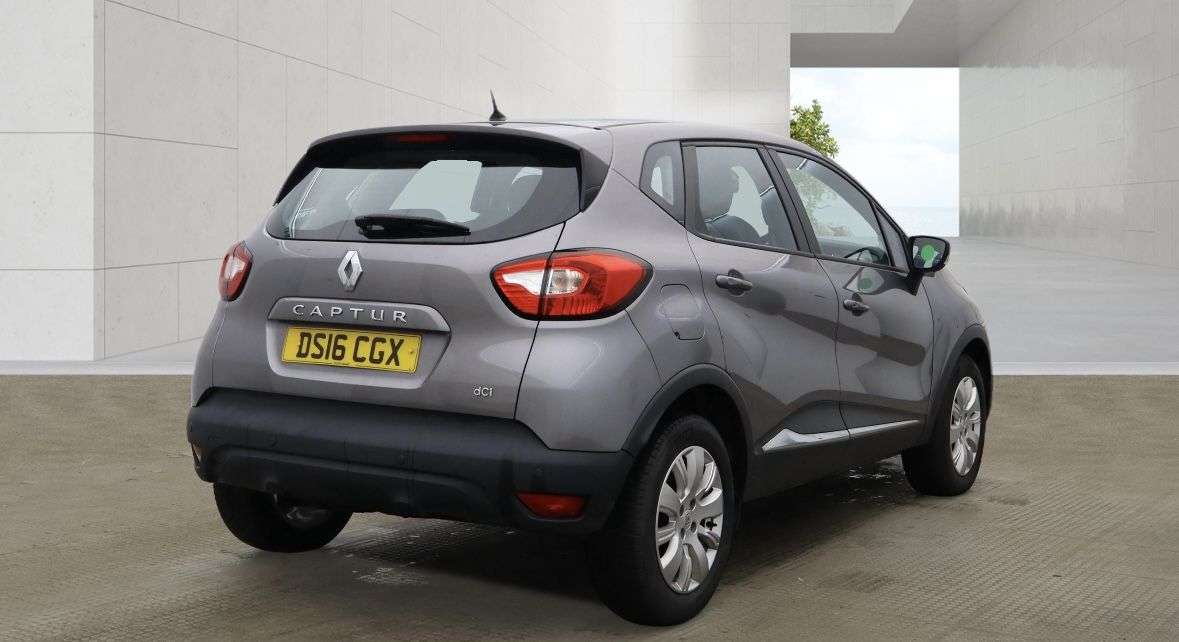 A 2016 RENAULT CAPTUR 1.5 dCi ENERGY Expression + SUV 5dr Diesel Manual Euro 6 (s/s) (90 ps) A 2016 RENAULT CAPTUR 1.5 dCi ENERGY Expression + SUV 5dr Diesel Manual Euro 6 (s/s) (90 ps)
