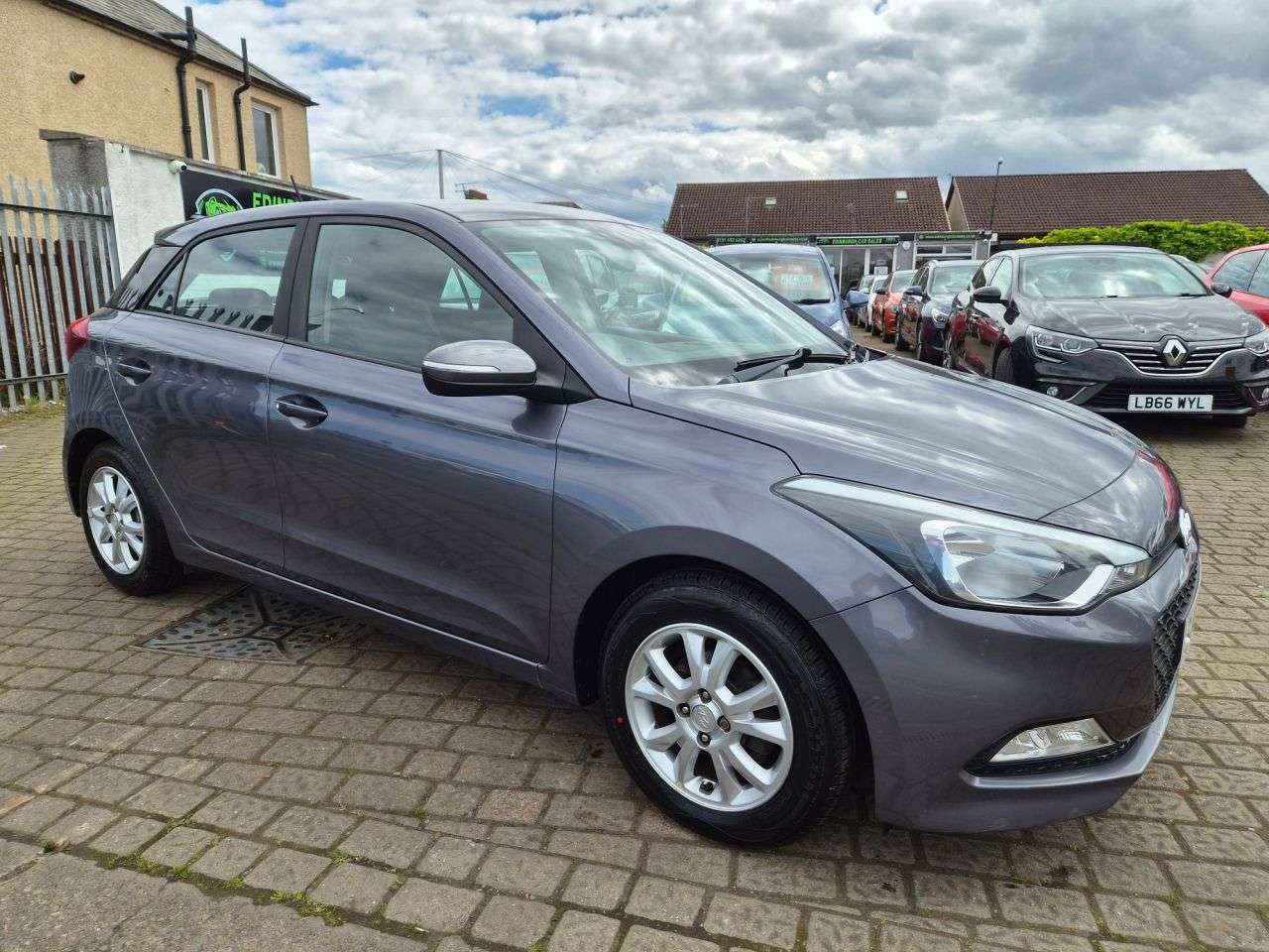 A 2017 HYUNDAI I20 1.2 SE Hatchback 5dr Petrol Manual Euro 6 (84 ps) A 2017 HYUNDAI I20 1.2 SE Hatchback 5dr Petrol Manual Euro 6 (84 ps)