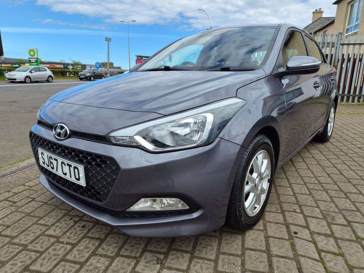 A 2017 HYUNDAI I20 1.2 SE Hatchback 5dr Petrol Manual Euro 6 (84 ps) A 2017 HYUNDAI I20 1.2 SE Hatchback 5dr Petrol Manual Euro 6 (84 ps)