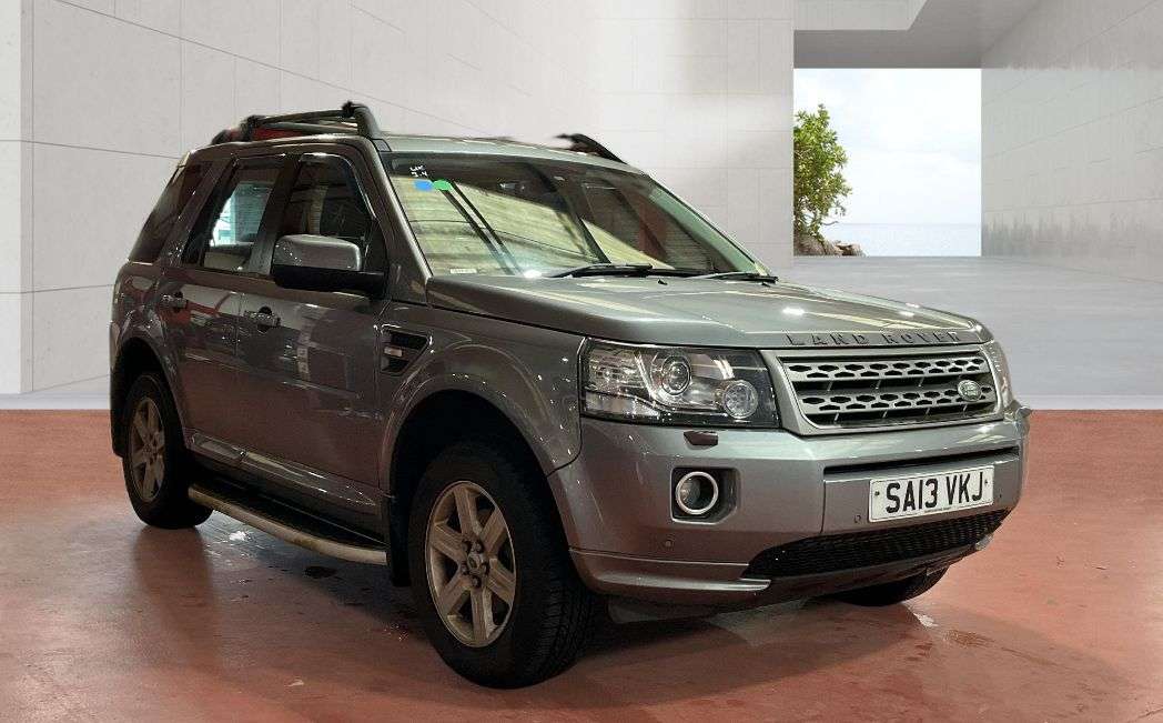 A 2013 LAND ROVER FREELANDER 2 2.2 TD4 GS SUV 5dr Diesel Manual 4WD Euro 5 (s/s) (150 ps) A 2013 LAND ROVER FREELANDER 2 2.2 TD4 GS SUV 5dr Diesel Manual 4WD Euro 5 (s/s) (150 ps)