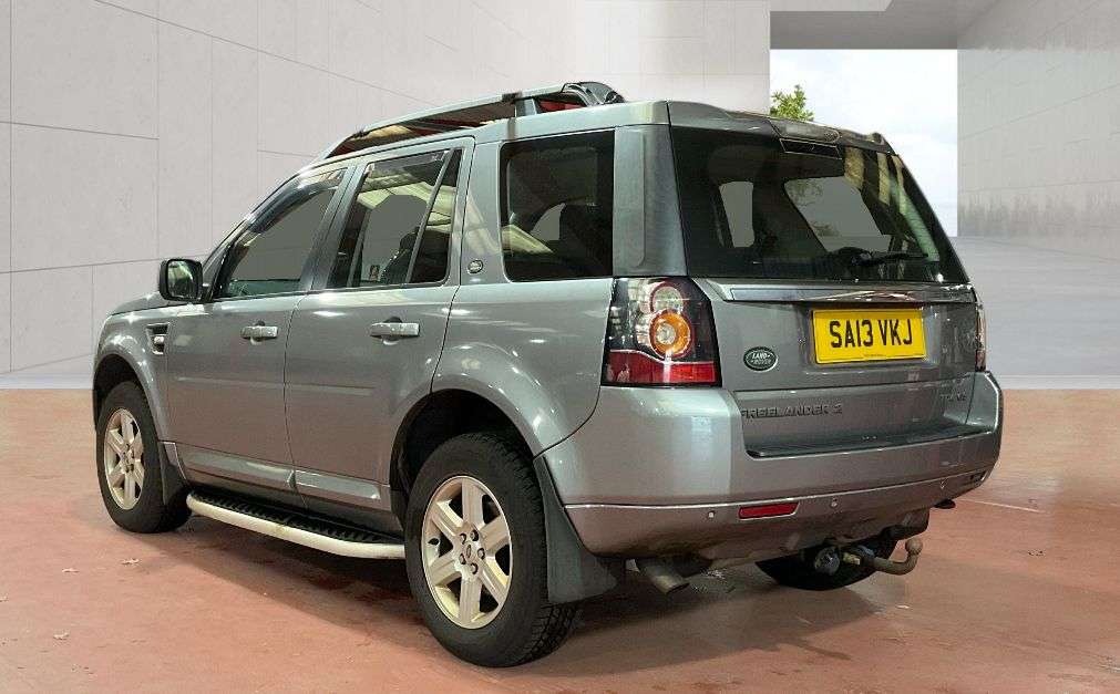 A 2013 LAND ROVER FREELANDER 2 2.2 TD4 GS SUV 5dr Diesel Manual 4WD Euro 5 (s/s) (150 ps) A 2013 LAND ROVER FREELANDER 2 2.2 TD4 GS SUV 5dr Diesel Manual 4WD Euro 5 (s/s) (150 ps)