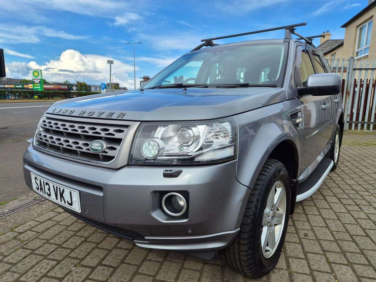 A 2013 LAND ROVER FREELANDER 2 2.2 TD4 GS SUV 5dr Diesel Manual 4WD Euro 5 (s/s) (150 ps) A 2013 LAND ROVER FREELANDER 2 2.2 TD4 GS SUV 5dr Diesel Manual 4WD Euro 5 (s/s) (150 ps)