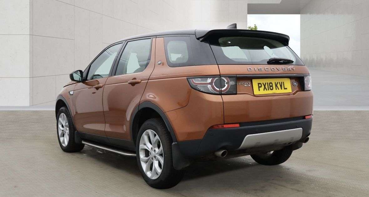 A 2018 LAND ROVER DISCOVERY SPORT 2.0 TD4 HSE SUV 5dr Diesel Manual 4WD Euro 6 (s/s) (180 ps) A 2018 LAND ROVER DISCOVERY SPORT 2.0 TD4 HSE SUV 5dr Diesel Manual 4WD Euro 6 (s/s) (180 ps)