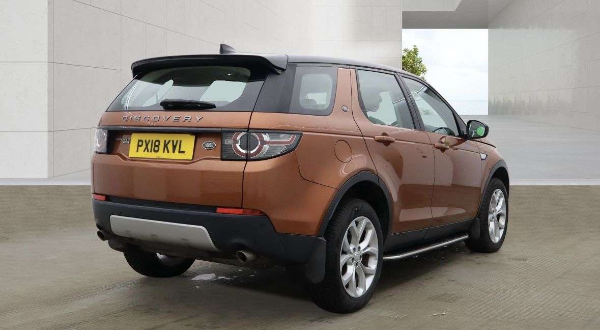 A 2018 LAND ROVER DISCOVERY SPORT 2.0 TD4 HSE SUV 5dr Diesel Manual 4WD Euro 6 (s/s) (180 ps) A 2018 LAND ROVER DISCOVERY SPORT 2.0 TD4 HSE SUV 5dr Diesel Manual 4WD Euro 6 (s/s) (180 ps)