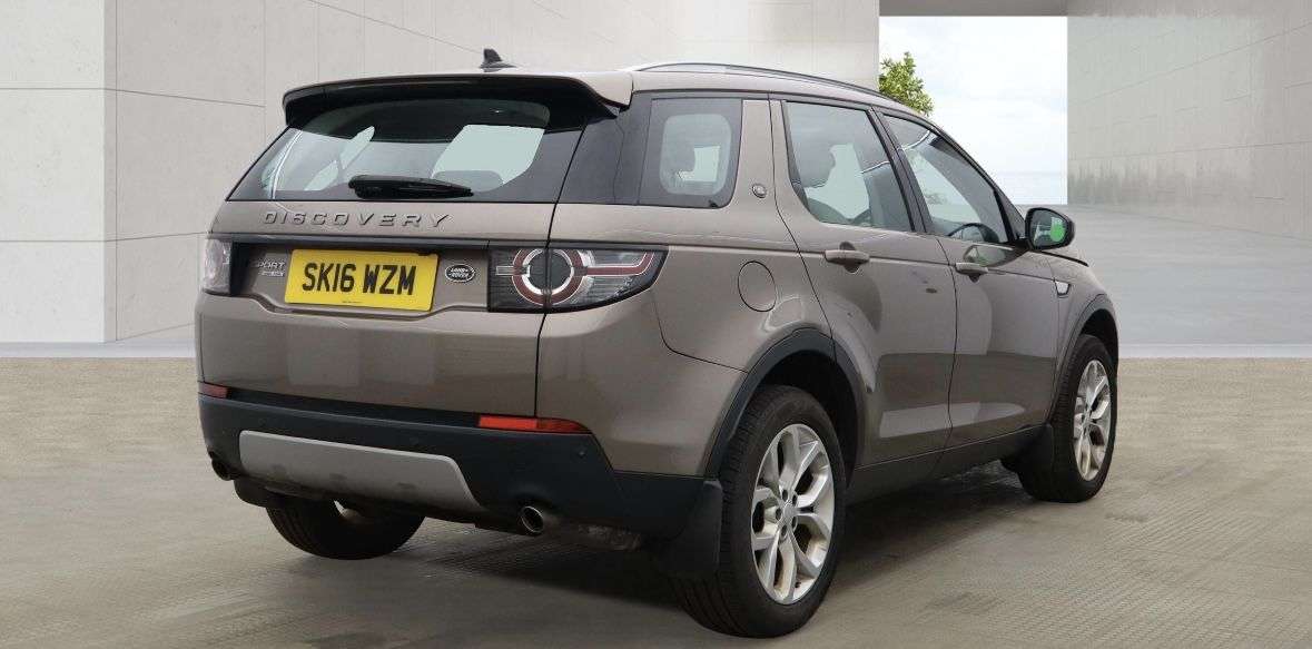 A 2016 LAND ROVER DISCOVERY SPORT 2.0 TD4 HSE SUV 5dr Diesel Auto 4WD Euro 6 (s/s) (180 ps) A 2016 LAND ROVER DISCOVERY SPORT 2.0 TD4 HSE SUV 5dr Diesel Auto 4WD Euro 6 (s/s) (180 ps)