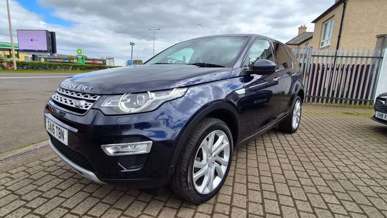 A 2016 LAND ROVER DISCOVERY SPORT 2.0 TD4 HSE Luxury SUV 5dr Diesel Auto 4WD Euro 6 (s/s) (180 ps) A 2016 LAND ROVER DISCOVERY SPORT 2.0 TD4 HSE Luxury SUV 5dr Diesel Auto 4WD Euro 6 (s/s) (180 ps)