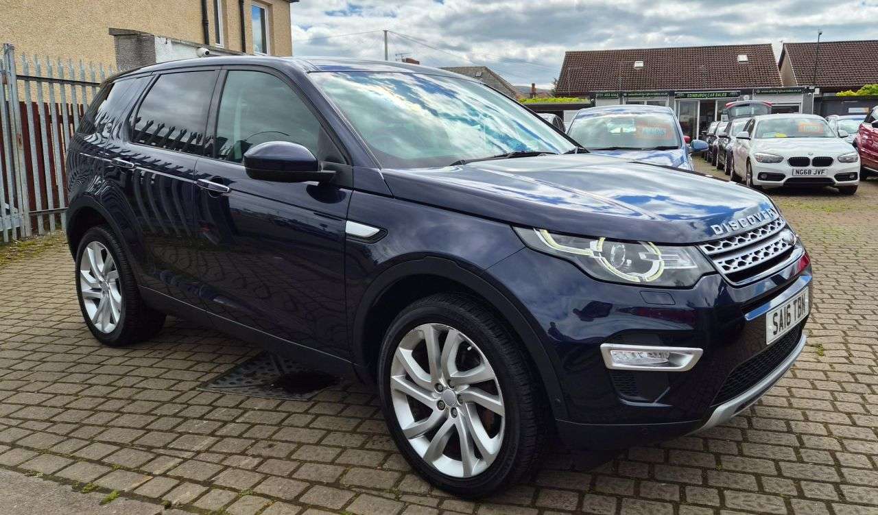 A 2016 LAND ROVER DISCOVERY SPORT 2.0 TD4 HSE Luxury SUV 5dr Diesel Auto 4WD Euro 6 (s/s) (180 ps) A 2016 LAND ROVER DISCOVERY SPORT 2.0 TD4 HSE Luxury SUV 5dr Diesel Auto 4WD Euro 6 (s/s) (180 ps)