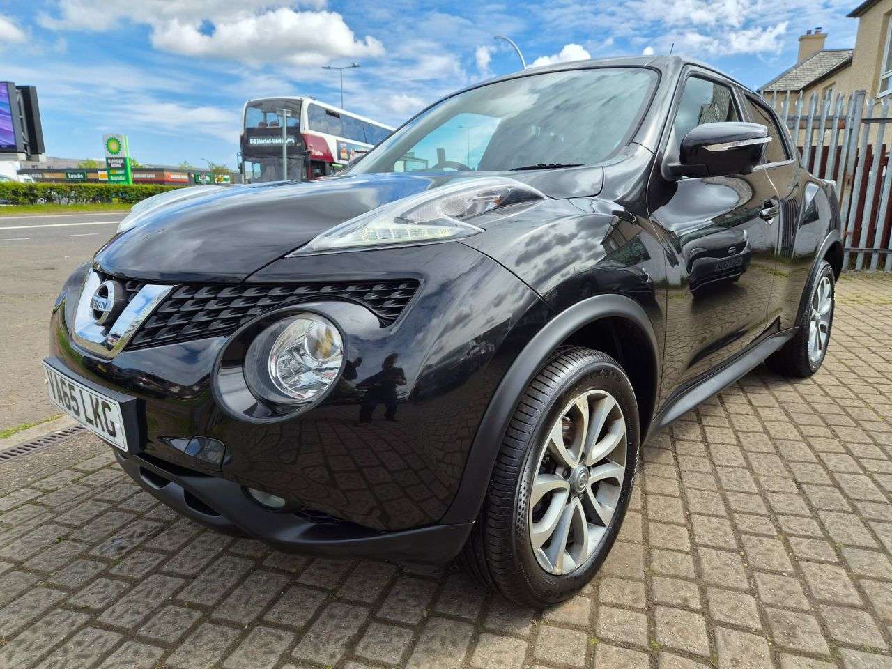 A 2016 NISSAN JUKE 1.5 dCi Tekna SUV 5dr Diesel Manual Euro 6 (s/s) (110 ps) A 2016 NISSAN JUKE 1.5 dCi Tekna SUV 5dr Diesel Manual Euro 6 (s/s) (110 ps)