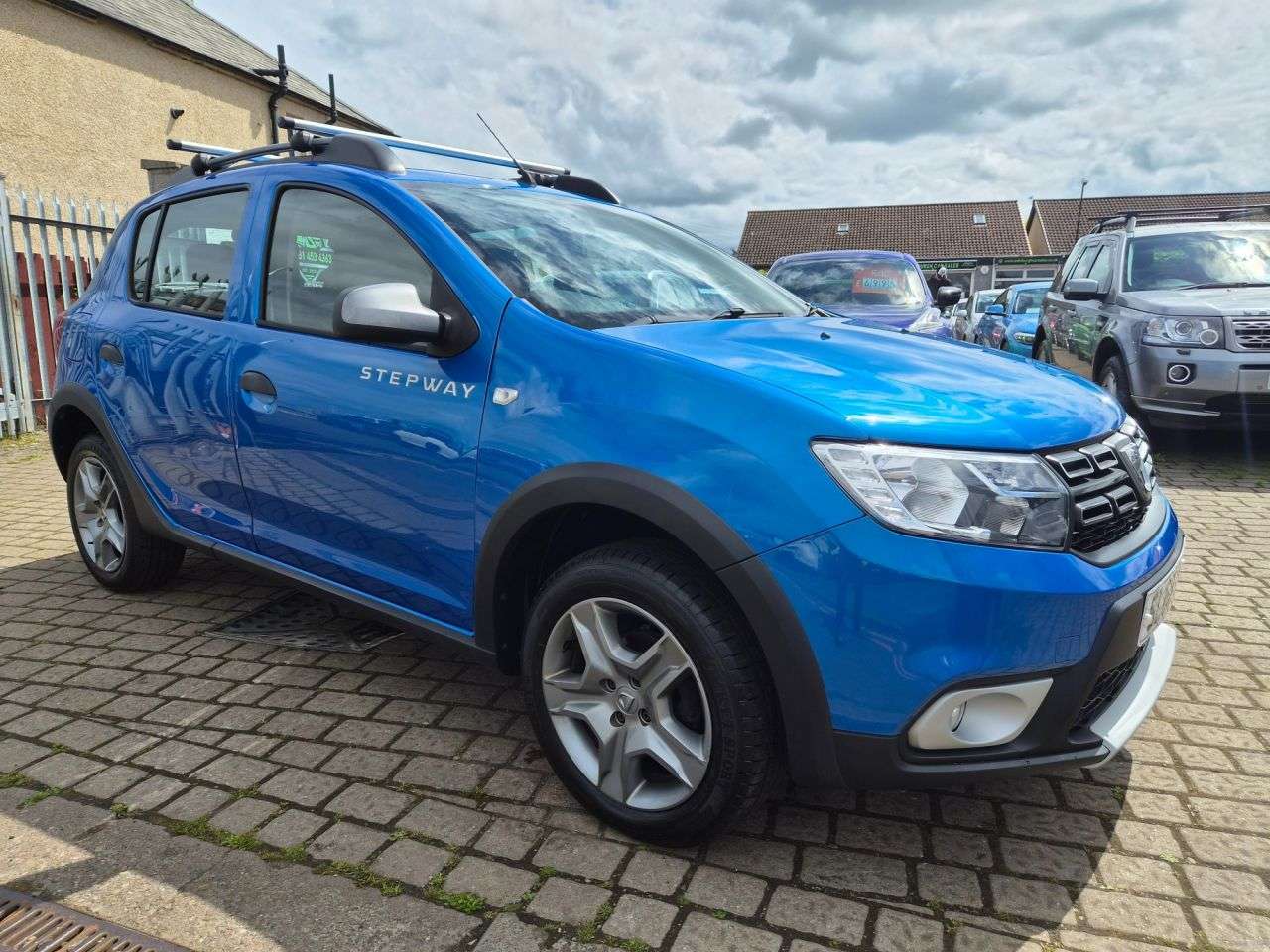 A 2018 DACIA SANDERO STEPWAY 0.9 TCe Essential Hatchback 5dr Petrol Manual Euro 6 (s/s) (90 ps) A 2018 DACIA SANDERO STEPWAY 0.9 TCe Essential Hatchback 5dr Petrol Manual Euro 6 (s/s) (90 ps)