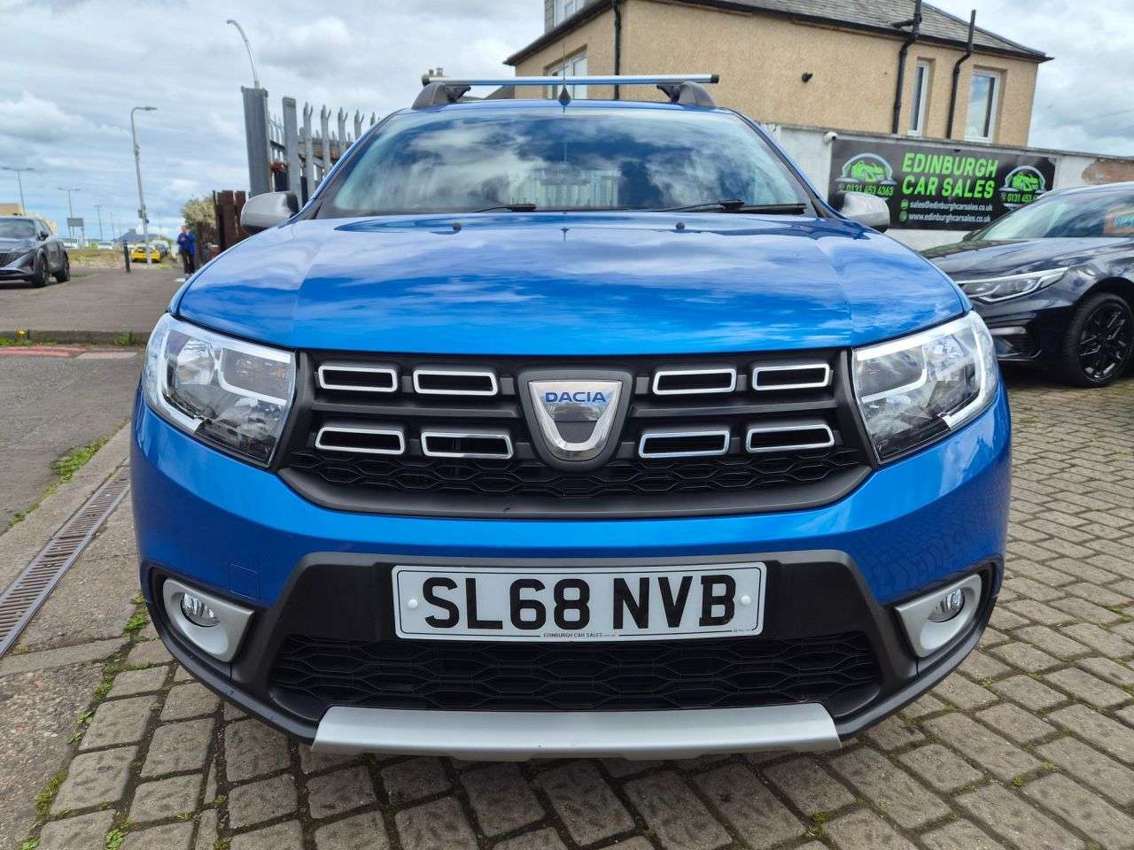 A 2018 DACIA SANDERO STEPWAY 0.9 TCe Essential Hatchback 5dr Petrol Manual Euro 6 (s/s) (90 ps) A 2018 DACIA SANDERO STEPWAY 0.9 TCe Essential Hatchback 5dr Petrol Manual Euro 6 (s/s) (90 ps)
