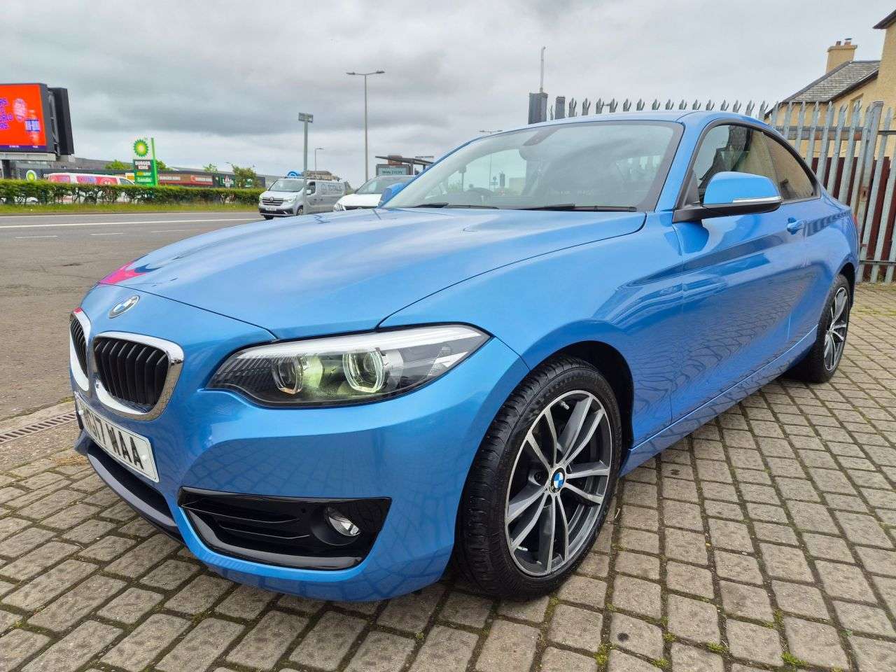 A 2017 BMW 2 SERIES 2.0 218d Sport Coupe 2dr Diesel Auto Euro 6 (s/s) (150 ps) A 2017 BMW 2 SERIES 2.0 218d Sport Coupe 2dr Diesel Auto Euro 6 (s/s) (150 ps)