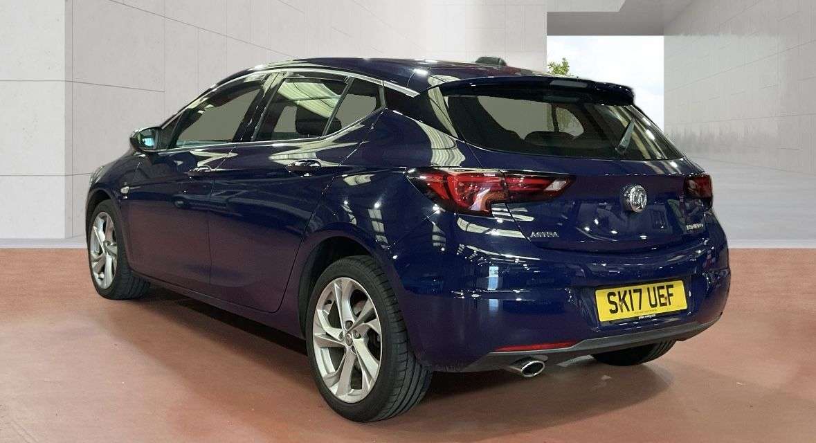 A 2017 VAUXHALL ASTRA 1.6 CDTi BiTurbo SRi Hatchback 5dr Diesel Manual Euro 6 (s/s) (160 ps) A 2017 VAUXHALL ASTRA 1.6 CDTi BiTurbo SRi Hatchback 5dr Diesel Manual Euro 6 (s/s) (160 ps)