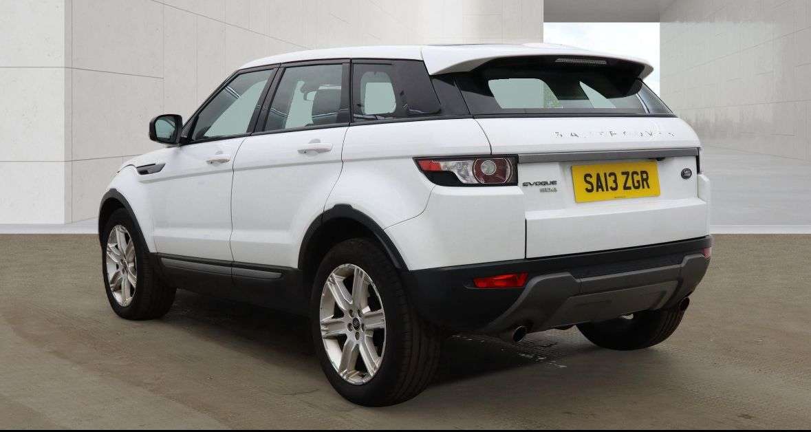 A 2013 LAND ROVER RANGE ROVER EVOQUE 2.2 SD4 Pure SUV 5dr Diesel Manual 4WD Euro 5 (s/s) (190 ps) A 2013 LAND ROVER RANGE ROVER EVOQUE 2.2 SD4 Pure SUV 5dr Diesel Manual 4WD Euro 5 (s/s) (190 ps)