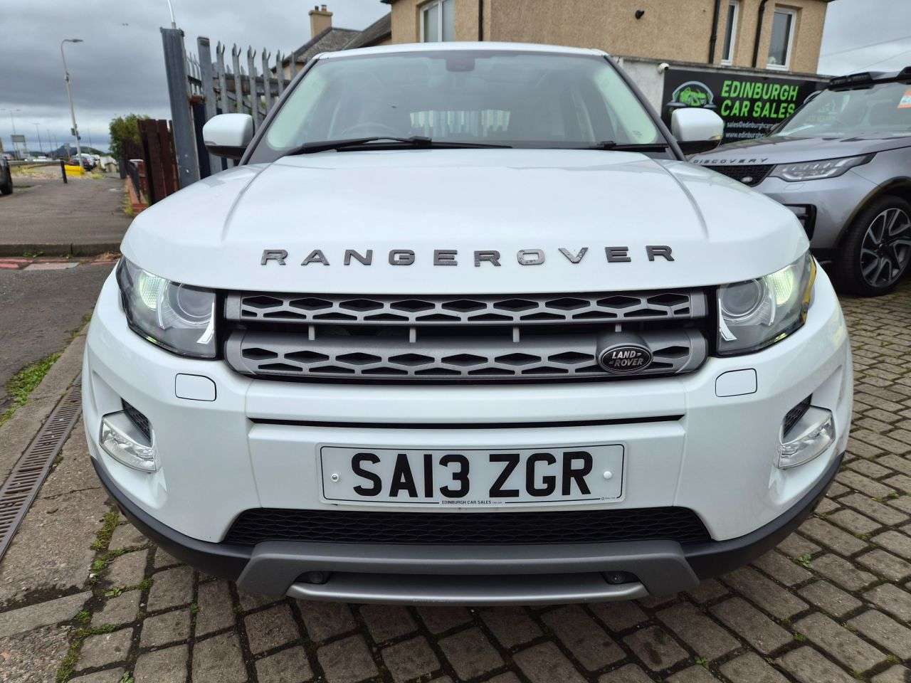 A 2013 LAND ROVER RANGE ROVER EVOQUE 2.2 SD4 Pure SUV 5dr Diesel Manual 4WD Euro 5 (s/s) (190 ps) A 2013 LAND ROVER RANGE ROVER EVOQUE 2.2 SD4 Pure SUV 5dr Diesel Manual 4WD Euro 5 (s/s) (190 ps)