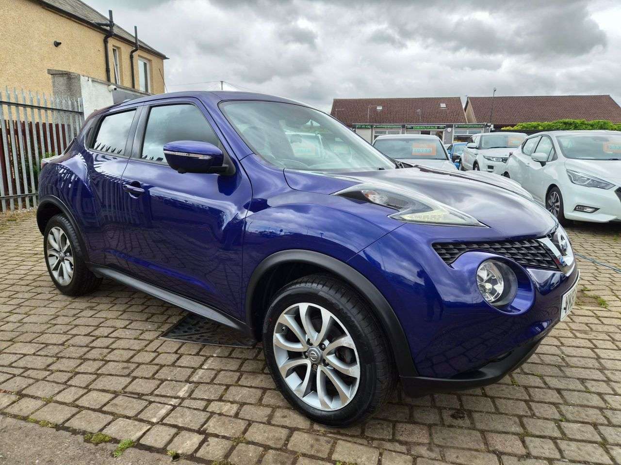 A 2015 NISSAN JUKE 1.5 dCi Tekna SUV 5dr Diesel Manual Euro 6 (s/s) (110 ps) A 2015 NISSAN JUKE 1.5 dCi Tekna SUV 5dr Diesel Manual Euro 6 (s/s) (110 ps)