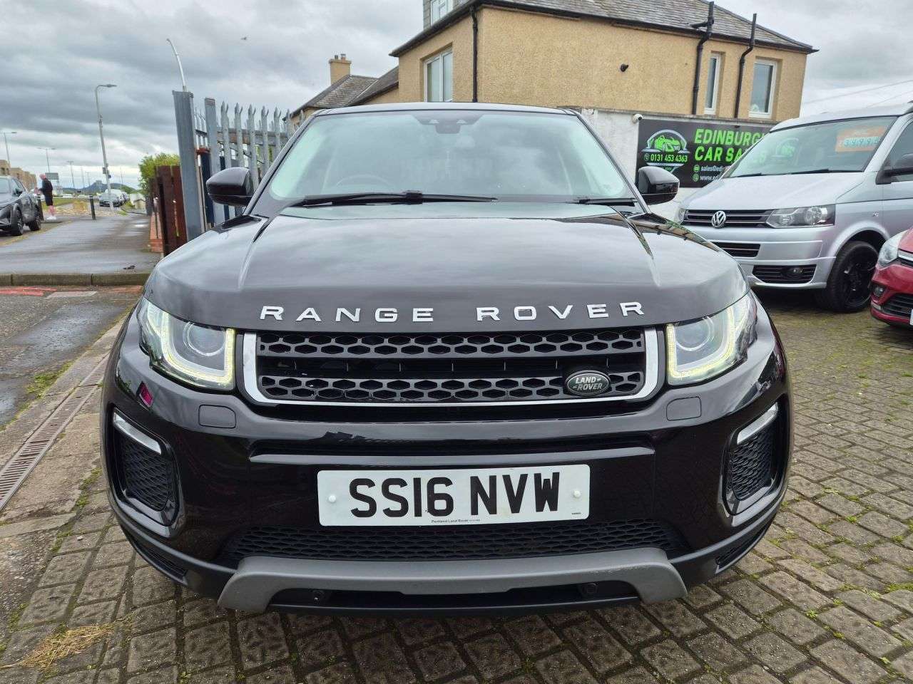 A 2016 LAND ROVER RANGE ROVER EVOQUE 2.0 TD4 SE Tech SUV 5dr Diesel Auto 4WD Euro 6 (s/s) (180 ps) A 2016 LAND ROVER RANGE ROVER EVOQUE 2.0 TD4 SE Tech SUV 5dr Diesel Auto 4WD Euro 6 (s/s) (180 ps)