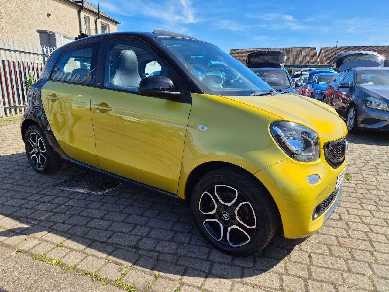 A 2015 SMART FORFOUR 1.0 Prime Night Sky (Premium) Hatchback 5dr Petrol Manual Euro 6 (s/s) (71 A 2015 SMART FORFOUR 1.0 Prime Night Sky (Premium) Hatchback 5dr Petrol Manual Euro 6 (s/s) (71