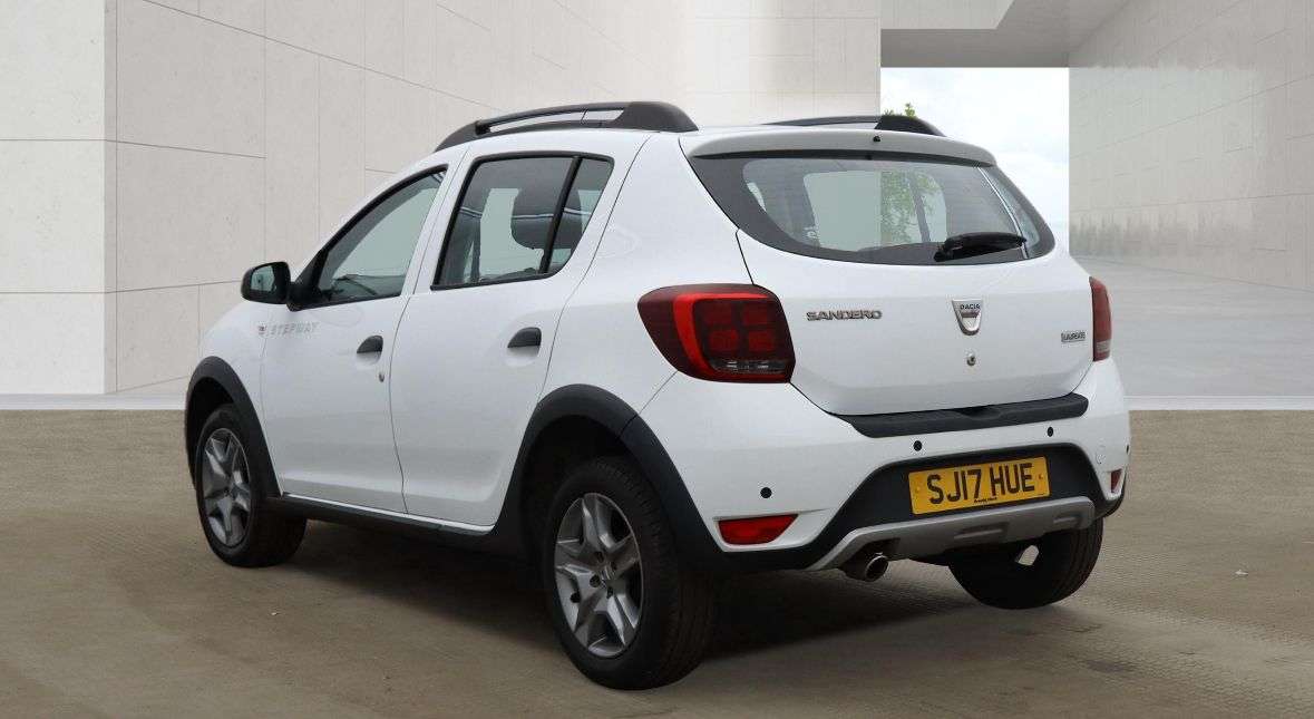 A 2017 DACIA SANDERO STEPWAY 1.5 dCi Laureate Hatchback 5dr Diesel Manual Euro 6 (s/s) (90 ps) A 2017 DACIA SANDERO STEPWAY 1.5 dCi Laureate Hatchback 5dr Diesel Manual Euro 6 (s/s) (90 ps)