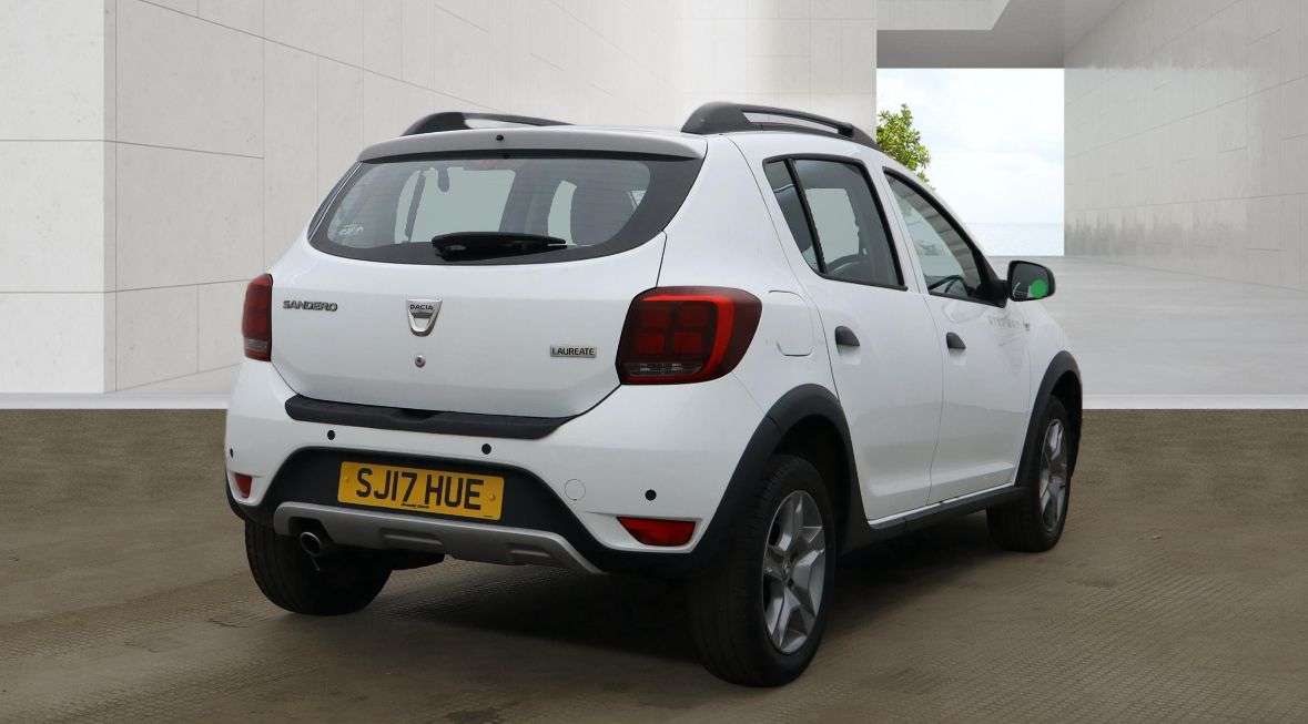 A 2017 DACIA SANDERO STEPWAY 1.5 dCi Laureate Hatchback 5dr Diesel Manual Euro 6 (s/s) (90 ps) A 2017 DACIA SANDERO STEPWAY 1.5 dCi Laureate Hatchback 5dr Diesel Manual Euro 6 (s/s) (90 ps)