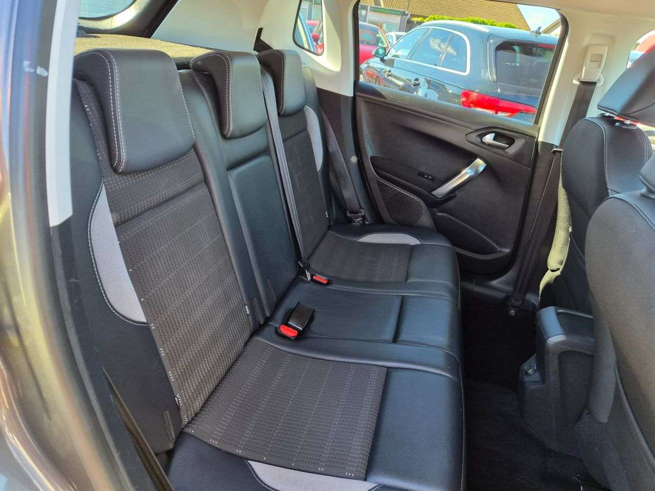 2019 PEUGEOT 2008 2019 PEUGEOT 2008