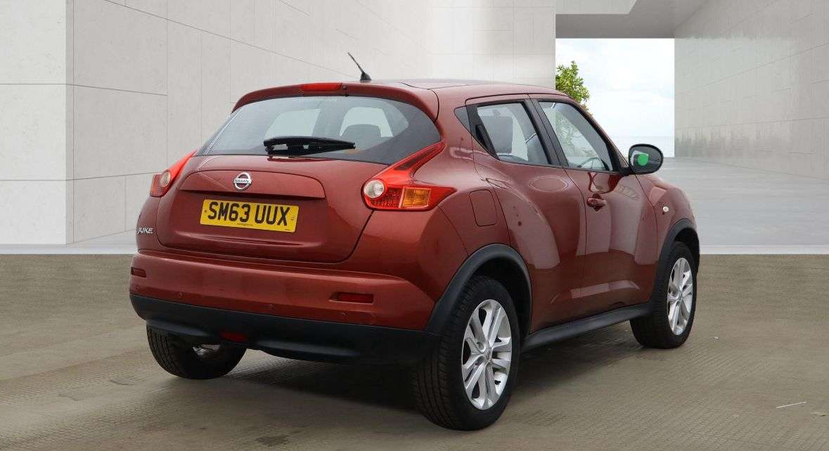 A 2014 NISSAN JUKE 1.6 Acenta SUV 5dr Petrol Manual Euro 5 (s/s) (117 ps) A 2014 NISSAN JUKE 1.6 Acenta SUV 5dr Petrol Manual Euro 5 (s/s) (117 ps)